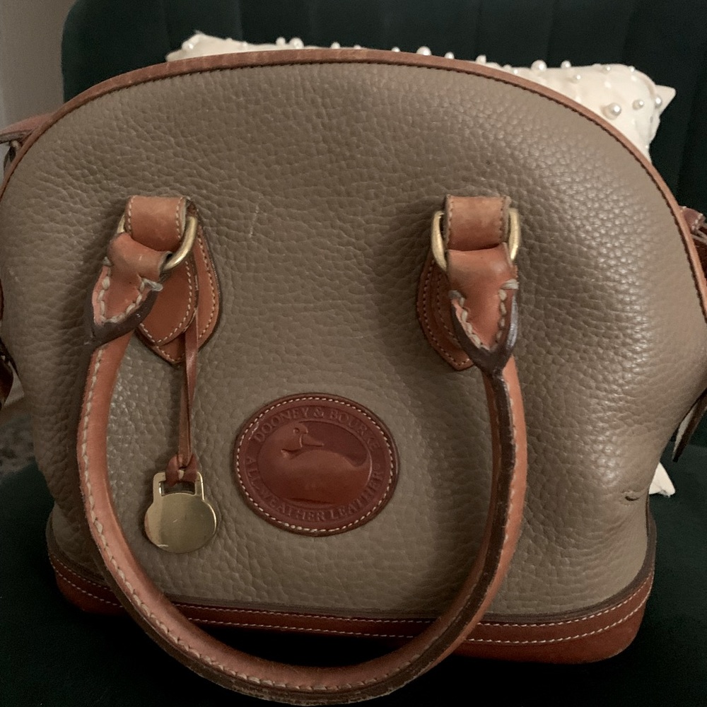 Dooney & Bourke tan handbag